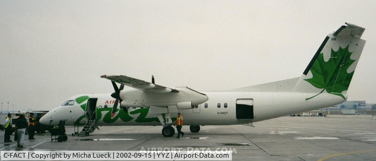 C-FACT, 1991 De Havilland Canada DHC-8-311 Dash 8 C/N 262, Loading & boarding for the short hop to London/Ontario
