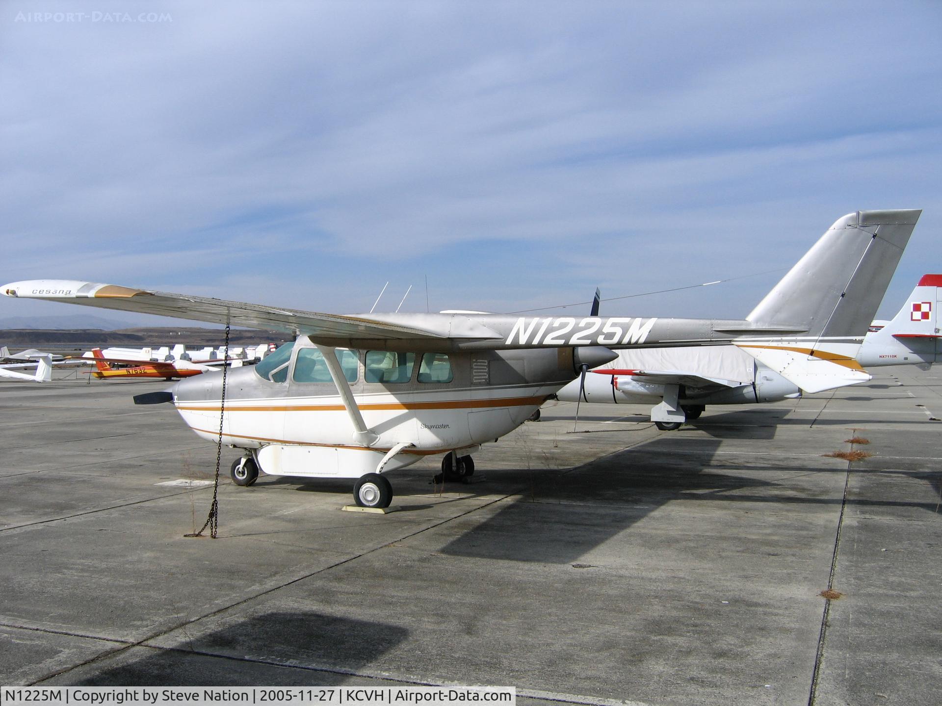 N1225M, 1971 Cessna 337F Super Skymaster C/N 33701425, 1991 Cessna 337F (belly pod) at Hollister Municipal Airport (San Benito County), CA