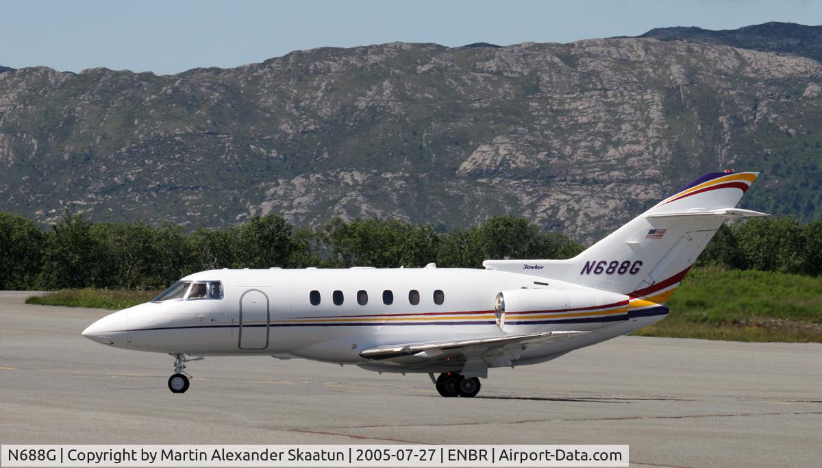 N688G, 2004 Raytheon Hawker 800XP C/N 258688, Taken on Bergen Lufthavn Flesland.