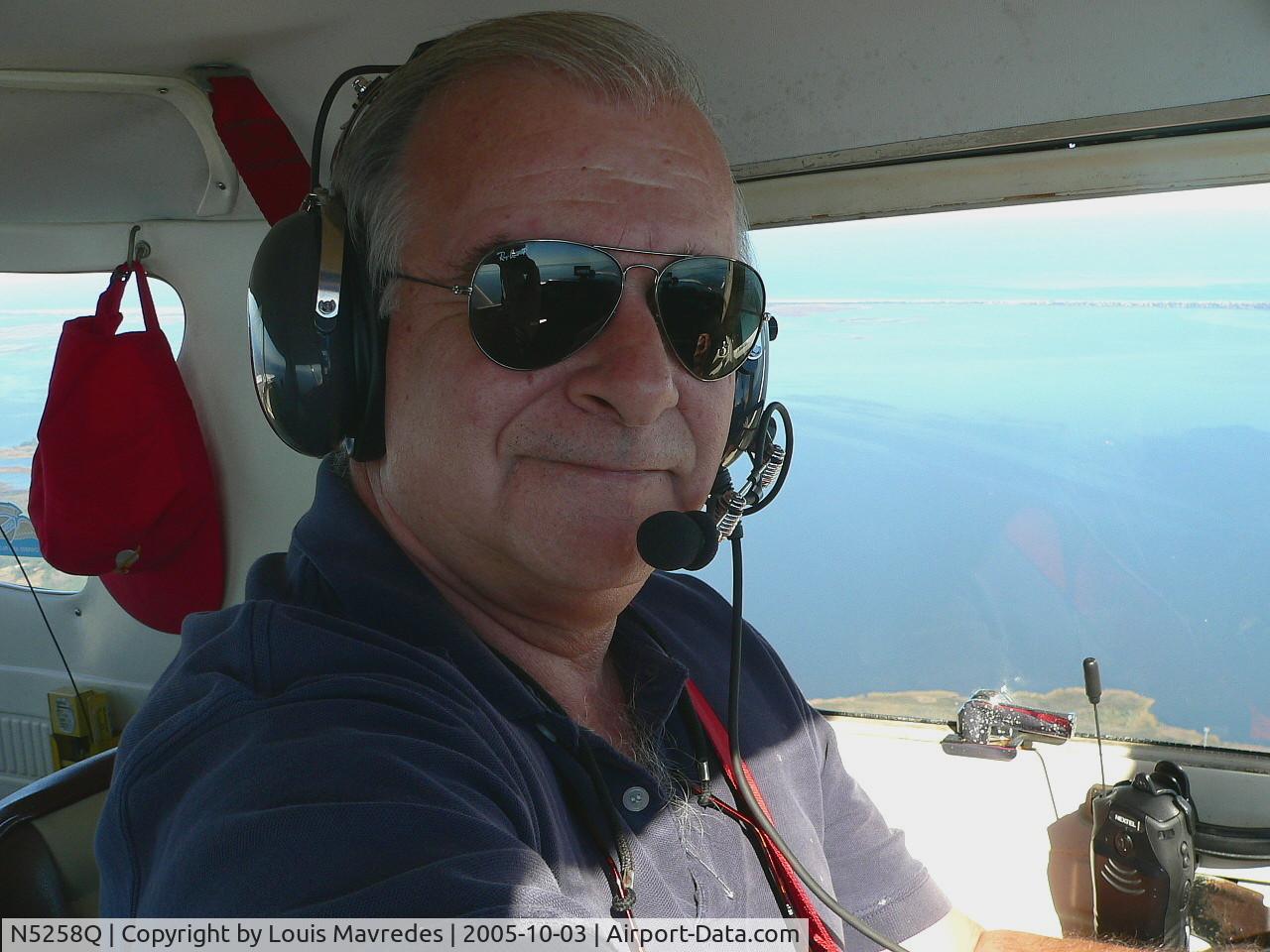 N5258Q, 1972 Cessna 150L C/N 15073158, Louis Mavredes Flying around eastern N.C. looking for that $100 Hambergar...