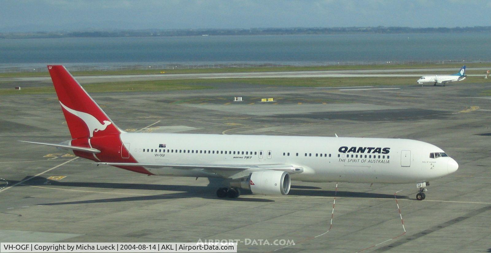 VH-OGF, 1990 Boeing 767-338 C/N 24853, Visiting from across the Tasman
