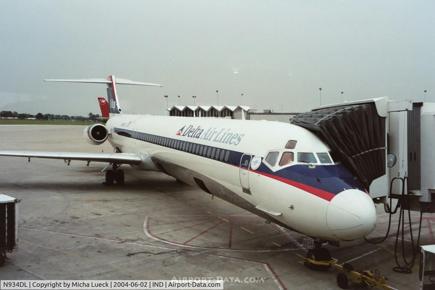 N934DL, 1989 McDonnell Douglas MD-88 C/N 49721, Delta's MD88 at Indianapolis