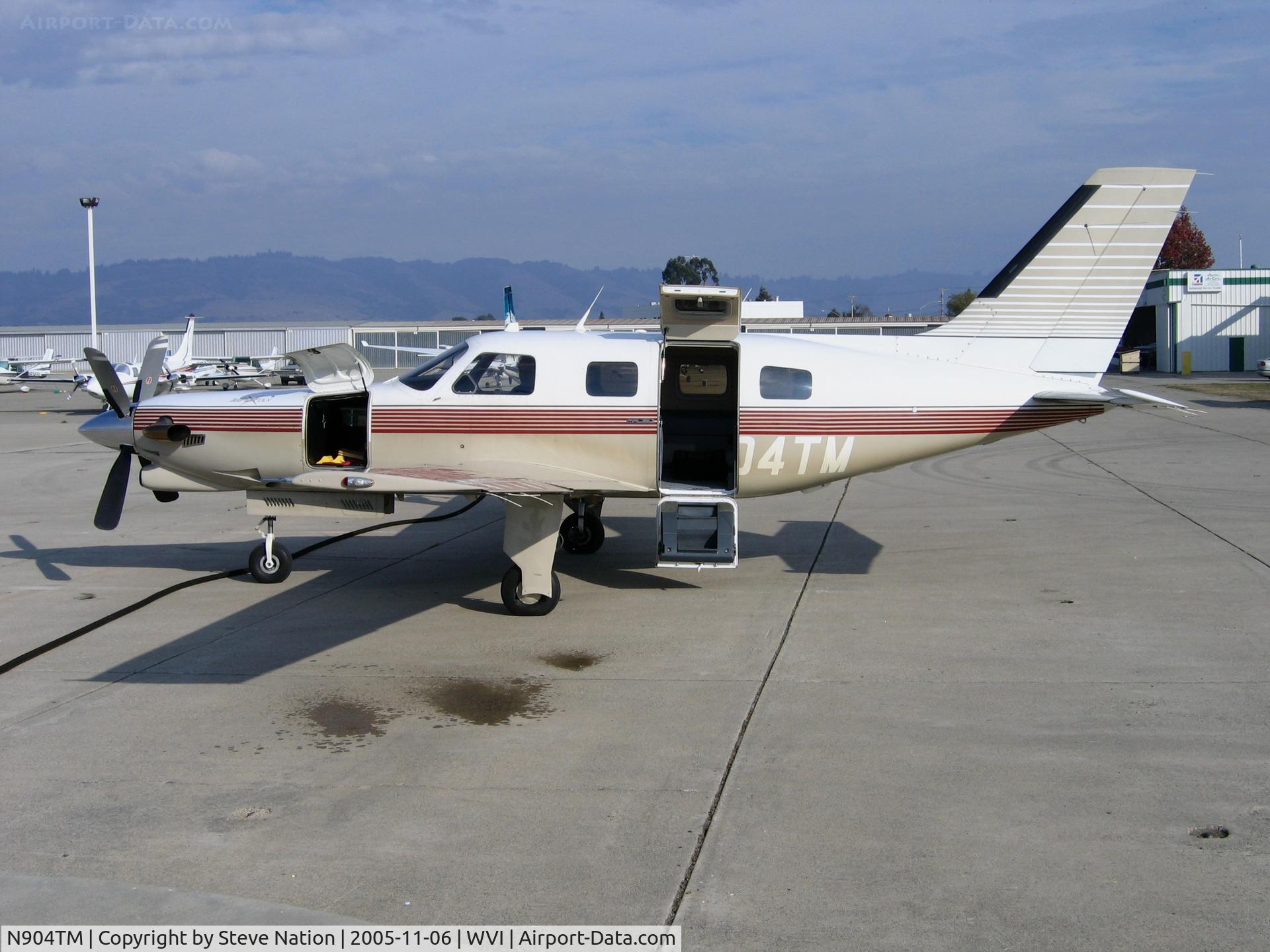 N904TM, 1986 Piper PA-46-310P Malibu C/N 46-8608044, 1986 Piper PA-46-310P Malibu being gassed up at Watsonville, CA