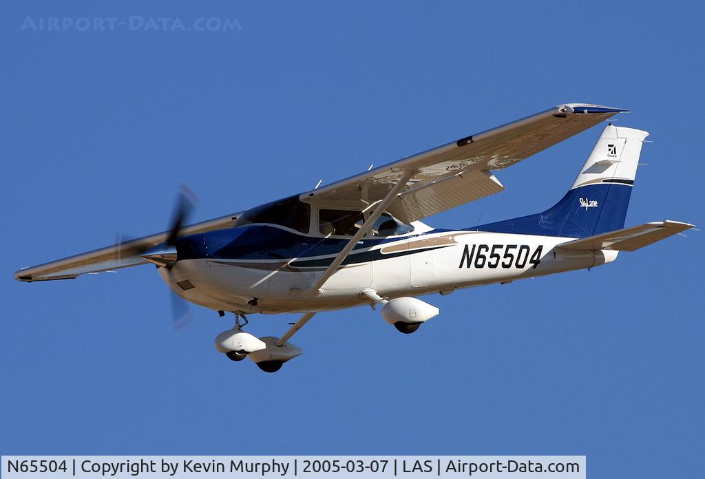N65504, Cessna 182T Skylane C/N 18281452, A good day for good looking light aircraft coming into McCarran