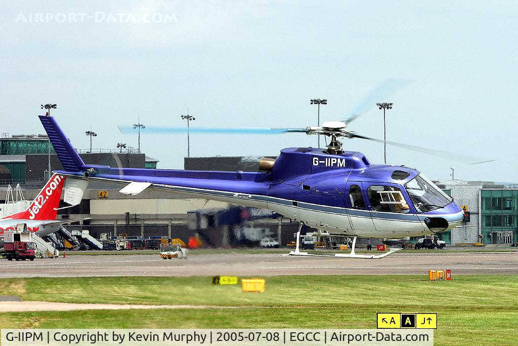 G-IIPM, 1984 Aerospatiale AS-350B Ecureuil C/N 1790, Fine looking copter leaving the Excecutive Apron.