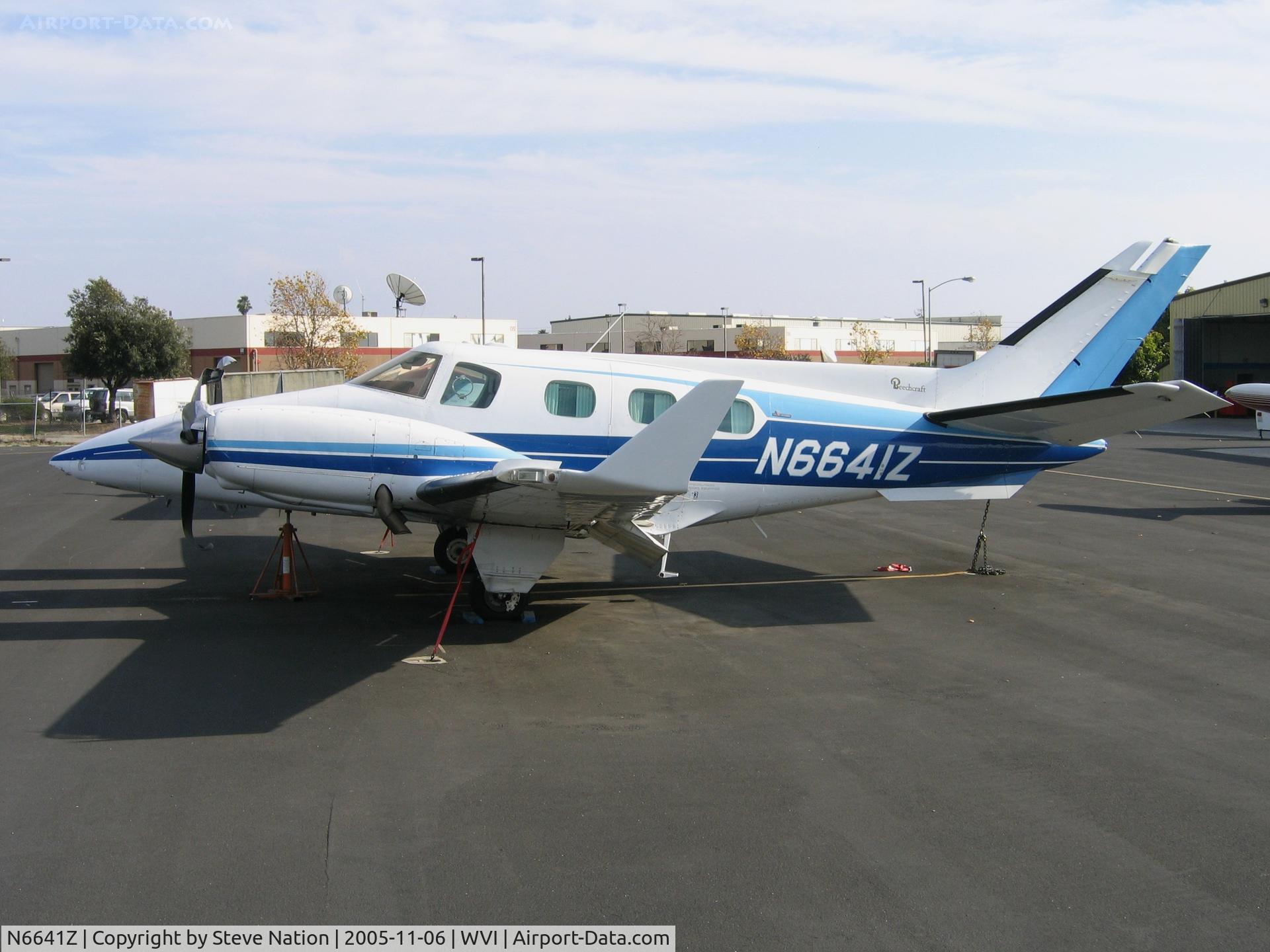 N6641Z, 1979 Beech B-60 Duke C/N P-509, 1979 Beech B-60 at Watsonville, CA