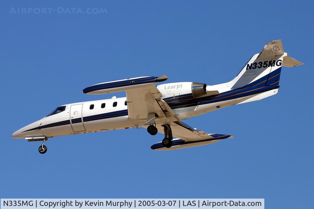 N335MG, 1987 Gates Learjet 35A C/N 626, Looks like long range wing tanks on this good looking Learjet.