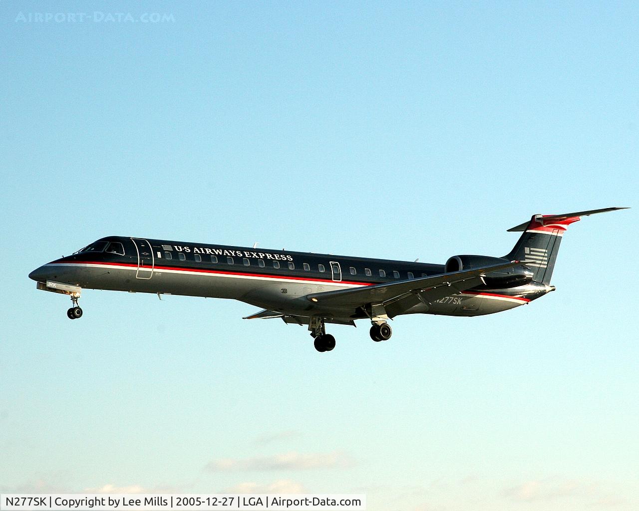 N277SK, 2000 Embraer ERJ-145LR (EMB-145LR) C/N 145355, Landing at LGA
