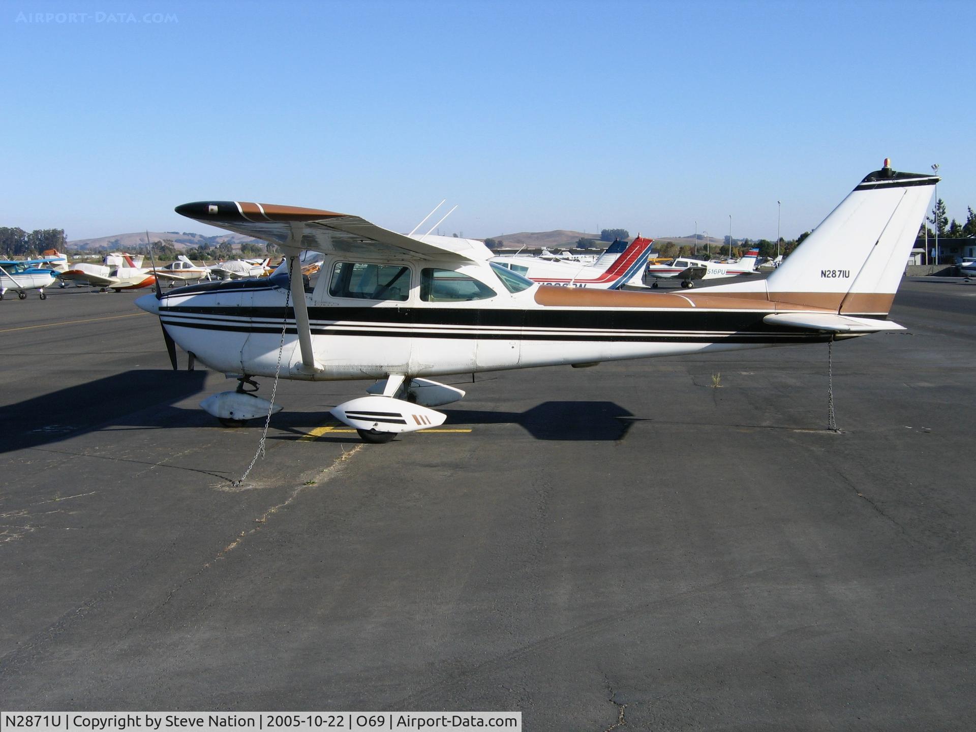 N2871U, 1963 Cessna 172D C/N 17250471, 1963 Cessna 172D at Petaluma, CA