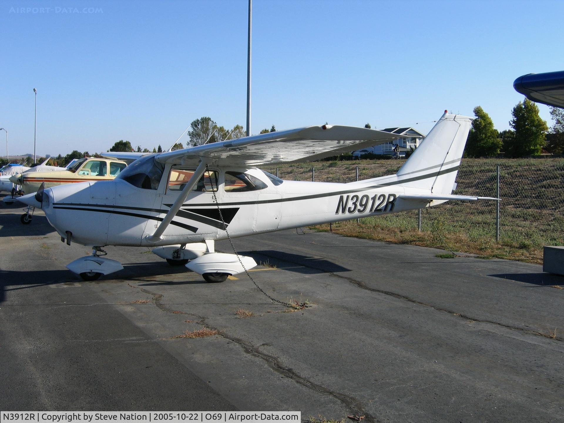 N3912R, 1966 Cessna 172H C/N 17255412, 1966 Cessna 172H at Petaluma, CA