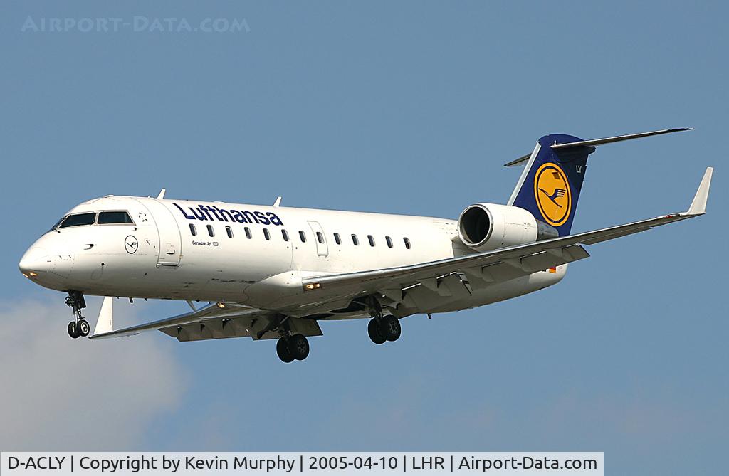 D-ACLY, 1996 Canadair CRJ-200LR (CL-600-2B19) C/N 7119, Smart looking CRJ on finals to Heathrows 27R.