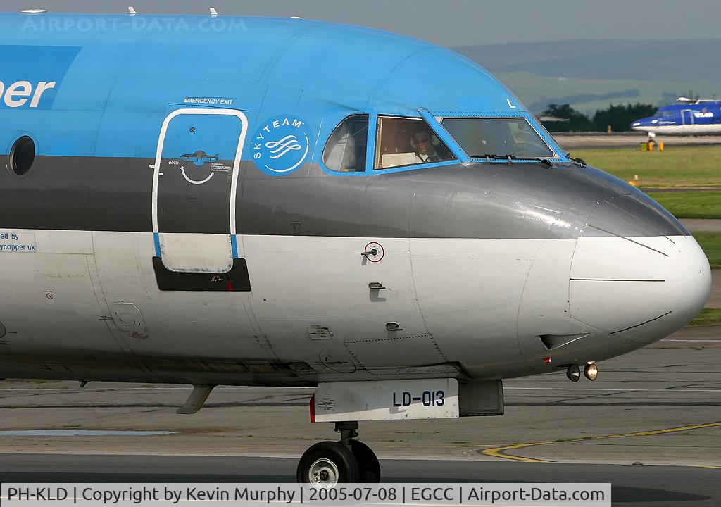 PH-KLD, 1989 Fokker 100 (F-28-0100) C/N 11269, Close up on KLM's F.100 passing the viewing mound.