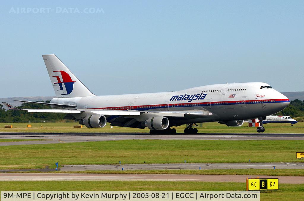 9M-MPE, 1993 Boeing 747-4H6 C/N 25702, Nice gentle touchdown on Manchesters 24R.
