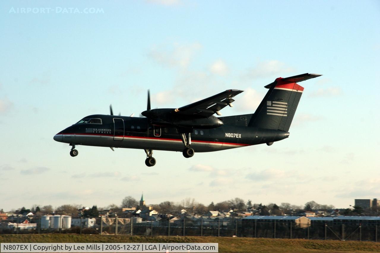 N807EX, 1991 De Havilland DHC-8-102 C/N 292, Landing at LGA