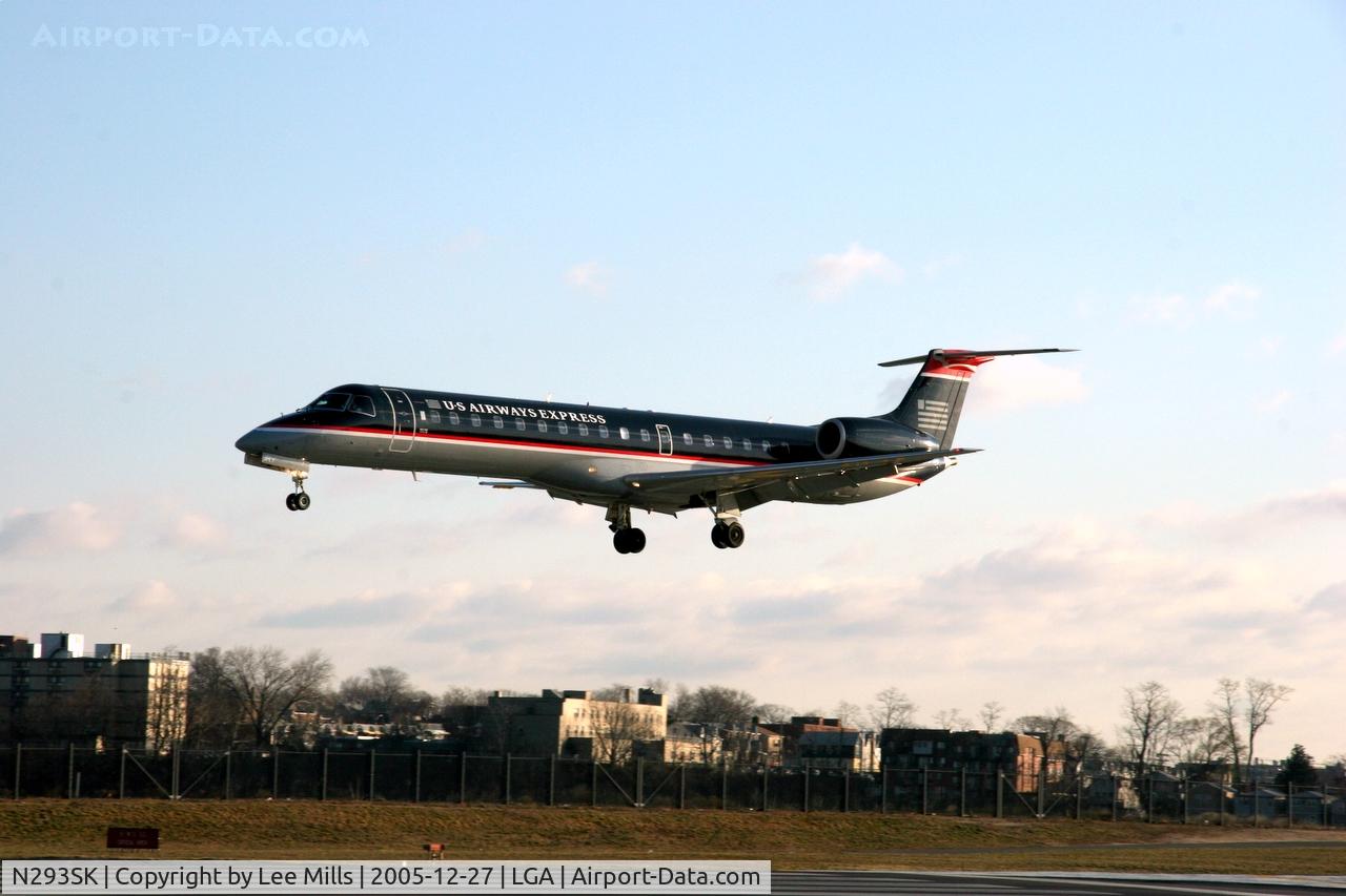 N293SK, 2001 Embraer ERJ-145LR (EMB-145LR) C/N 145500, Landing at LGA