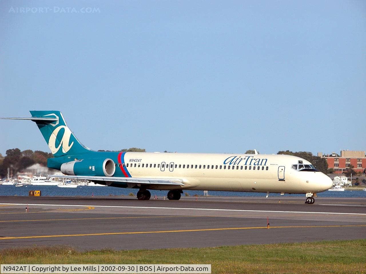 N942AT, 1999 Boeing 717-200 C/N 55005, Taking off in BOS