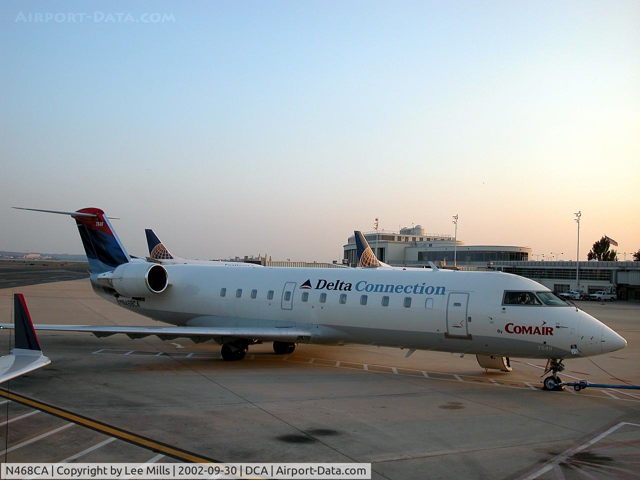 N468CA, 2002 Bombardier CRJ-200ER (CL-600-2B19) C/N 7649, At the gate in DCA