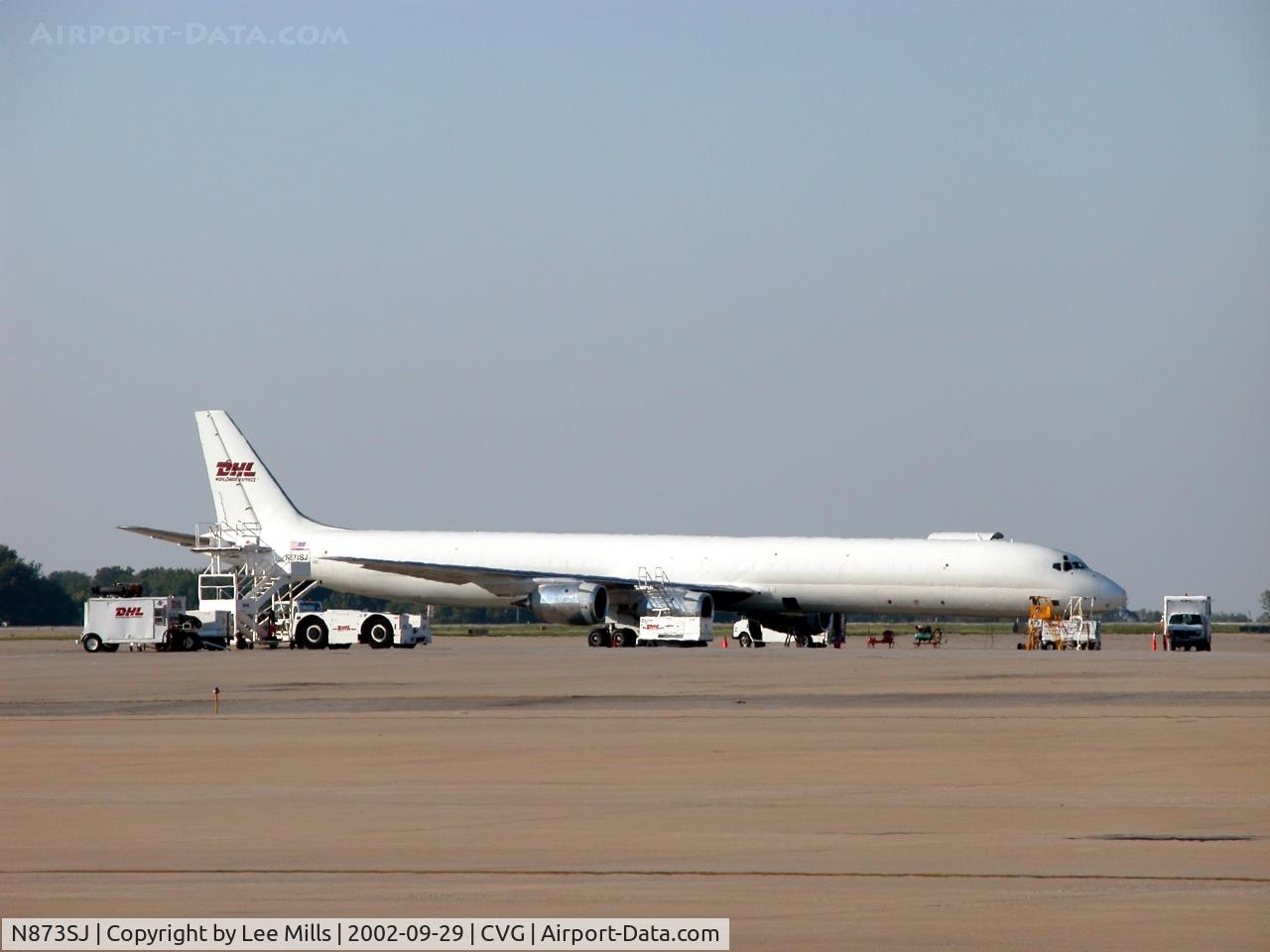 N873SJ, 1970 Douglas DC-8-73F C/N 46091, Being serviced in CVG