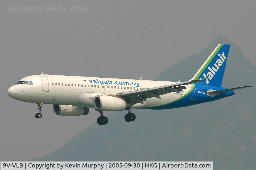 9V-VLB, 2004 Airbus A320-232 C/N 2164, New Singapore based Low Cost Carrier on finals to Chep Lap Kok.