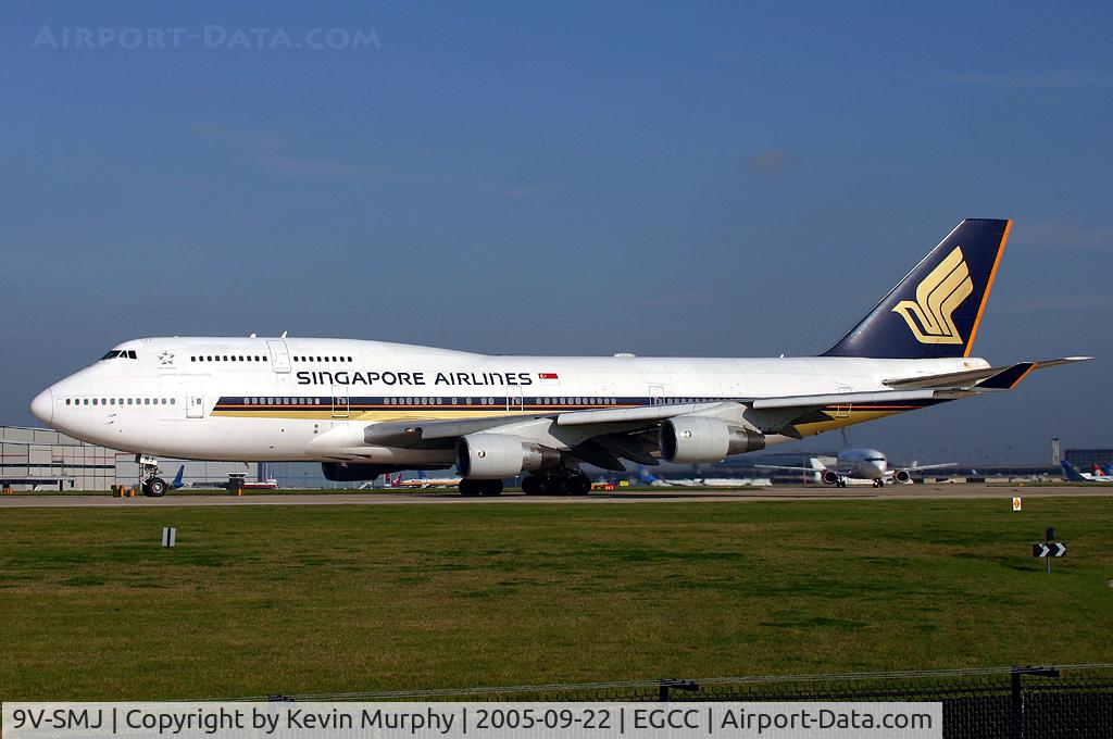9V-SMJ, 1991 Boeing 747-412/BCF C/N 25068, Great looking aircraft at the threshold.