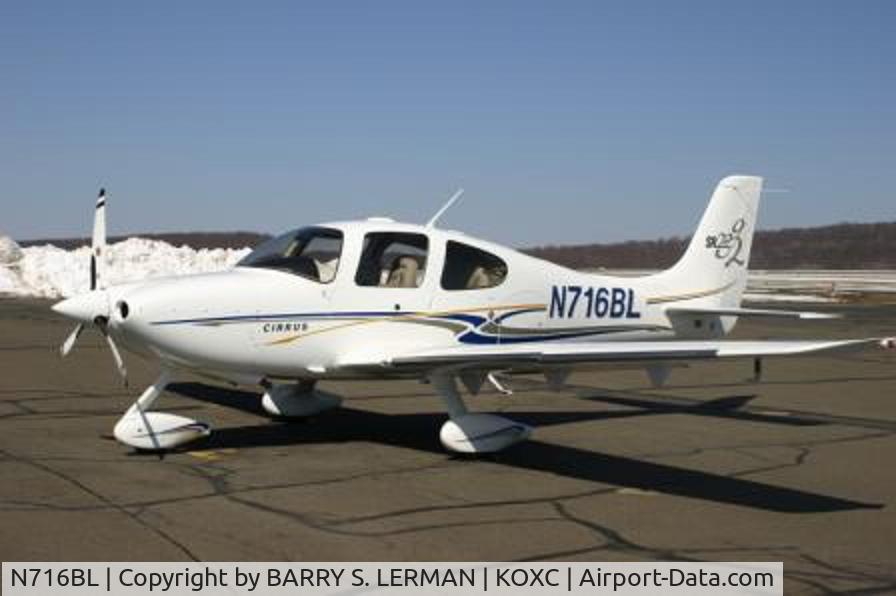N716BL, 2005 Cirrus SR22 C/N 1314, 716BL on Ramp