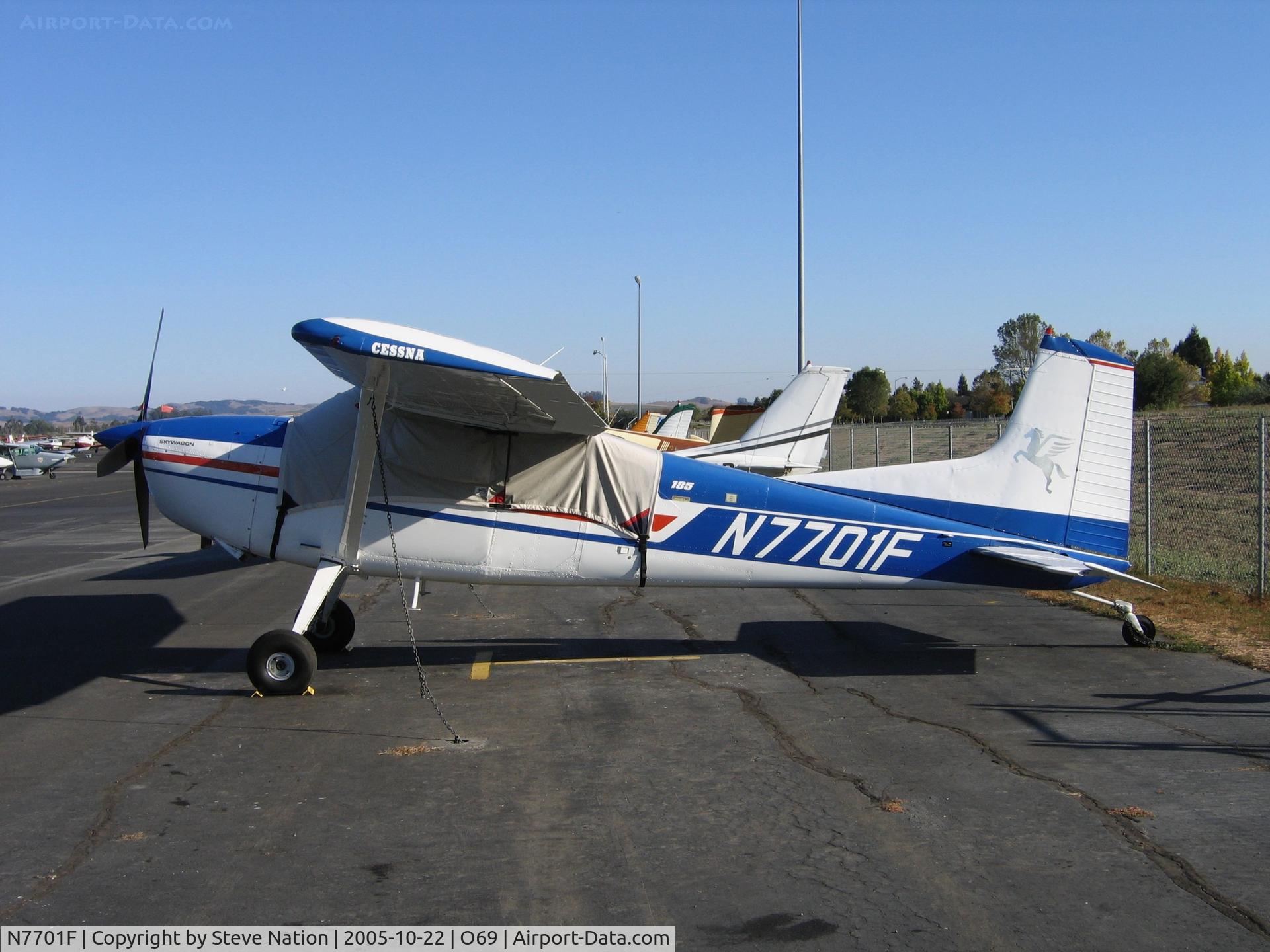 N7701F, Cessna A185F Skywagon 185 C/N 18503245, 2000 Cessna A185F with Pagasus tail logo at Petaluma Muncipal, CA