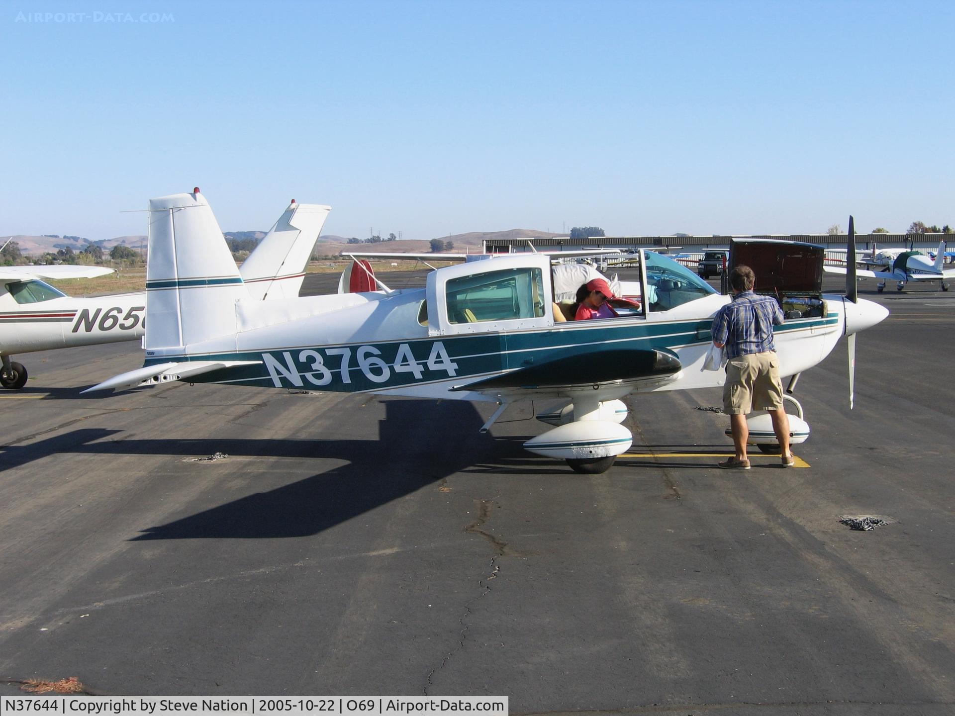 N37644, Grumman American AA-5B Tiger C/N AA5B-1294, 2000 Grumman-American AA-5B at Petaluma Muncipal, CA