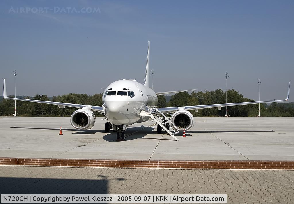 N720CH, 1999 Boeing 737-7AK/BBJ C/N 29866, near the cargo terminal