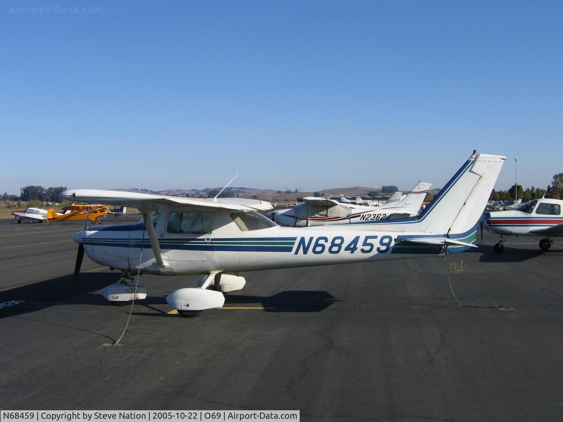 N68459, 1978 Cessna 152 C/N 15282303, 1978 Cessna 152 at Petaluma Municipal, CA