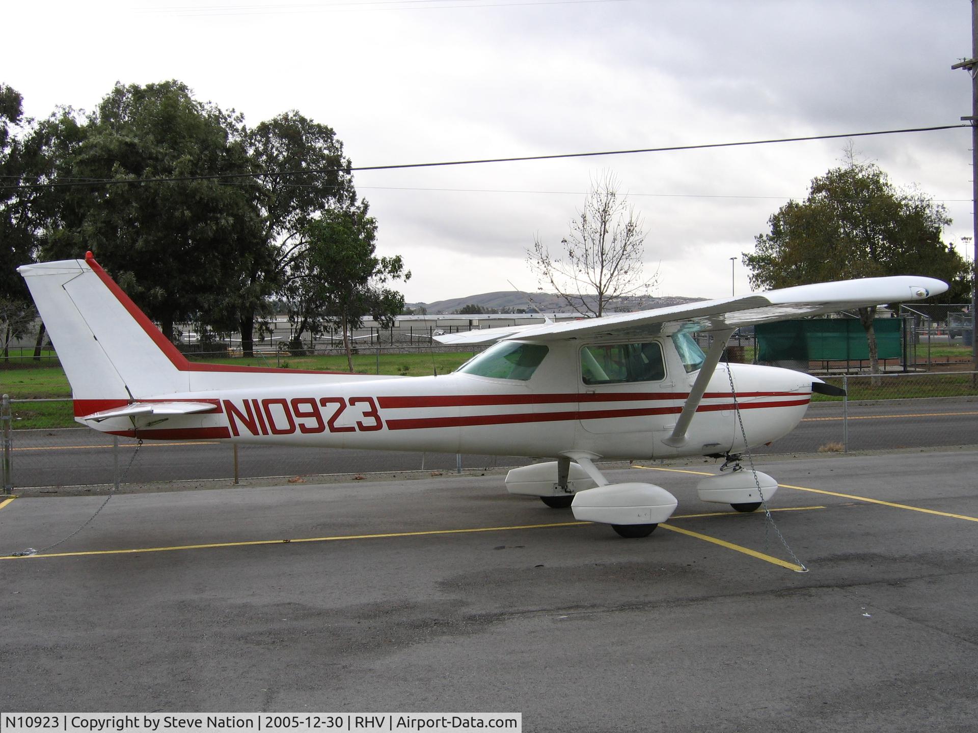 N10923, 1973 Cessna 150L C/N 15075137, 1973 Cessna 150L between rainstorms at Reid-Hillview Airport, San Jose, CA
