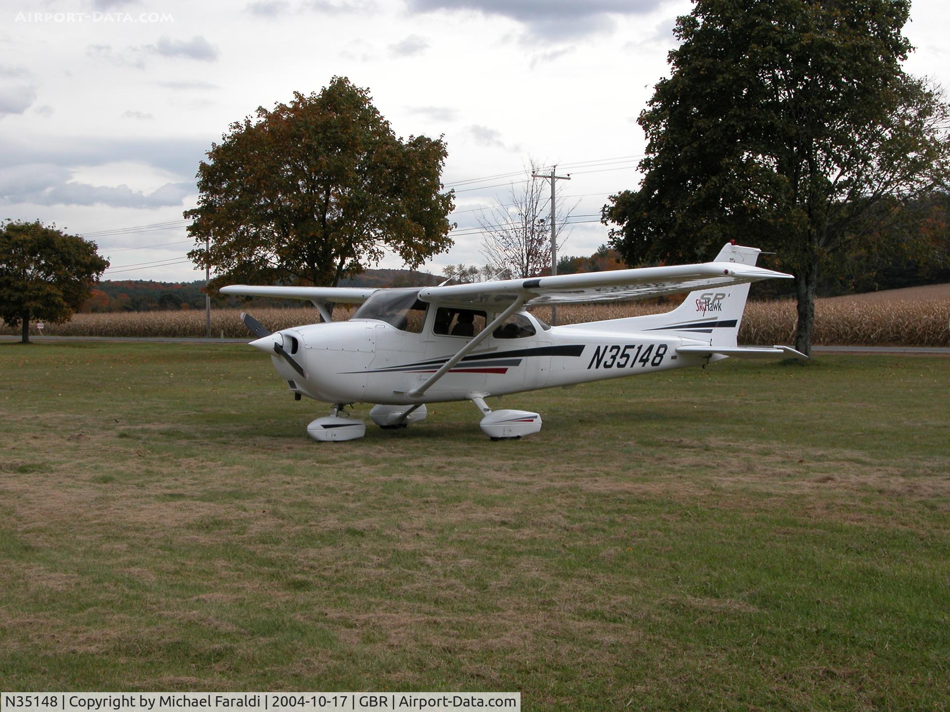 N35148, 2001 Cessna 172S C/N 172S8930, c172