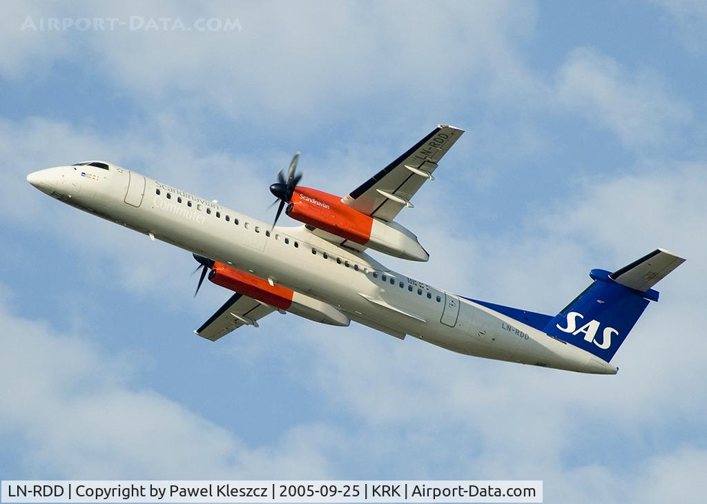 LN-RDD, 1999 De Havilland Canada DHC-8-402Q Dash 8 C/N 4009, takeoff