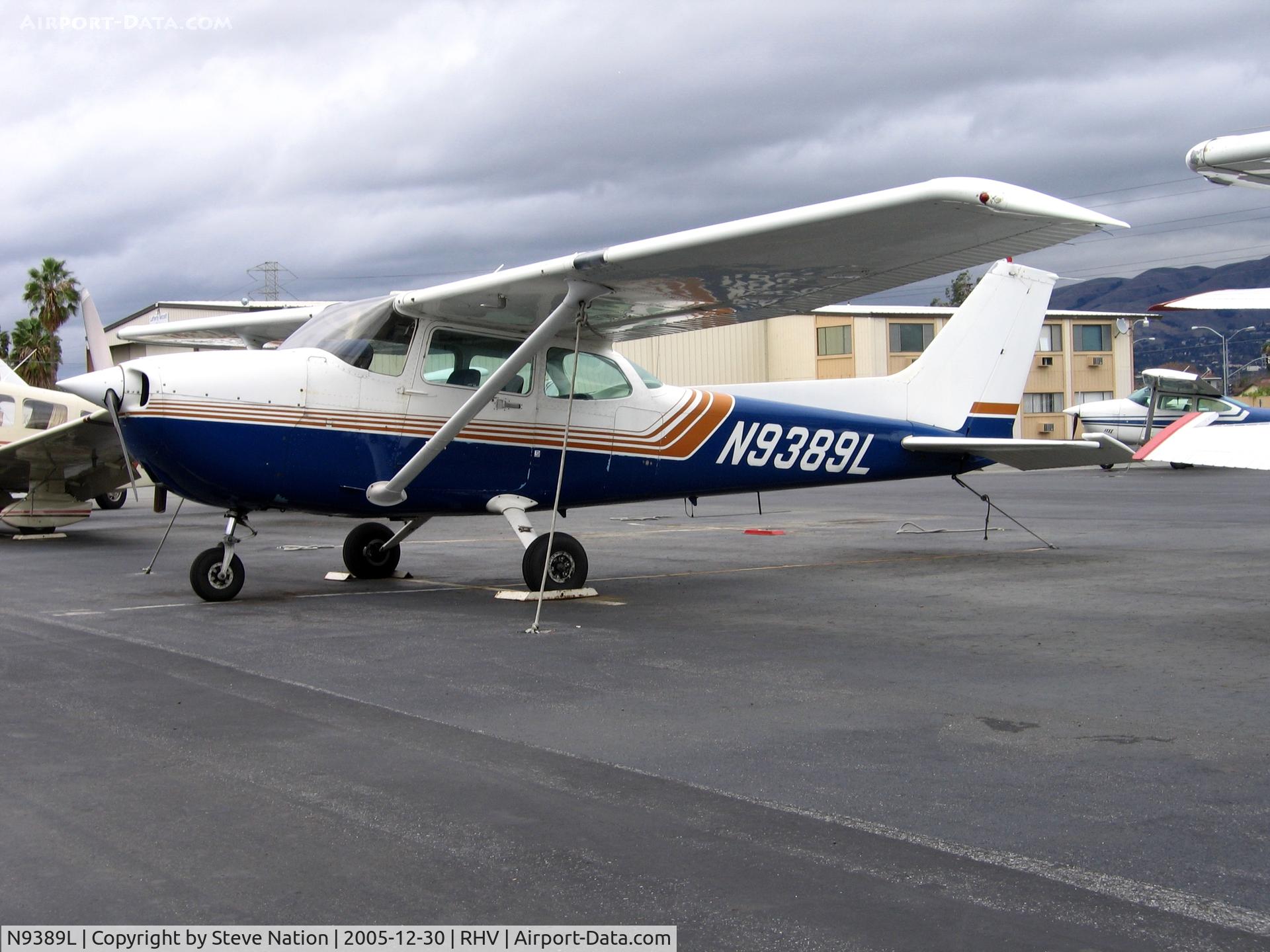 N9389L, 1986 Cessna 172P C/N 17276549, 1986 Cessna 172P between rainstorms at Reid-Hillview Airport, San Jose, CA