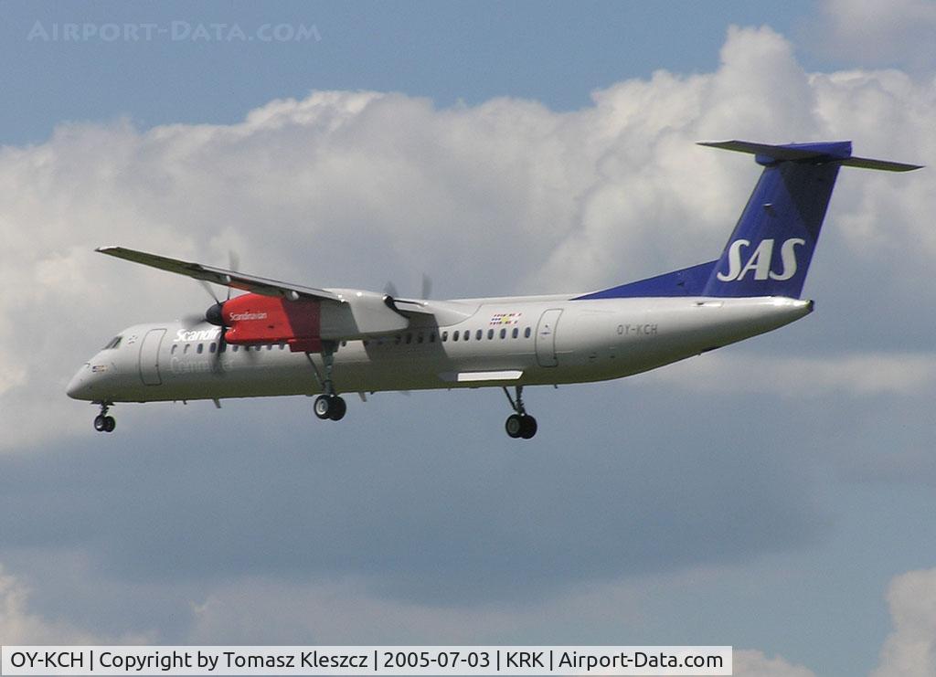 OY-KCH, 2002 De Havilland Canada DHC-8-402Q Dash 8 C/N 4064, Landing