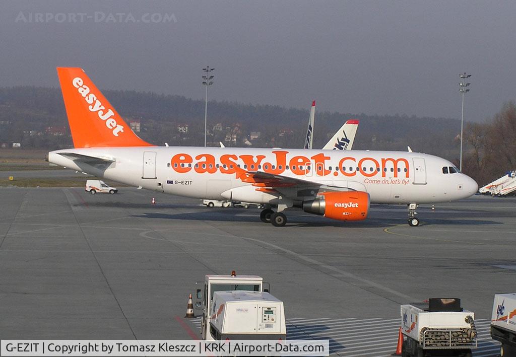 G-EZIT, 2005 Airbus A319-111 C/N 2538, Taxi