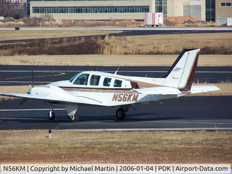 N56KM, 1983 Beech 58 Baron C/N TH-1391, Taxing to 20L