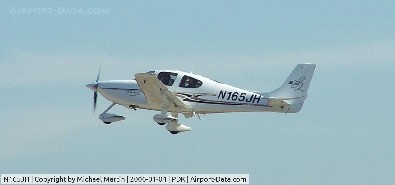 N165JH, 2004 Cirrus SR22 C/N 0826, Departing PDK on 2L
