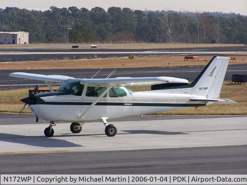 N172WP, 1980 Cessna 172P C/N 17274521, Taxing back from flight