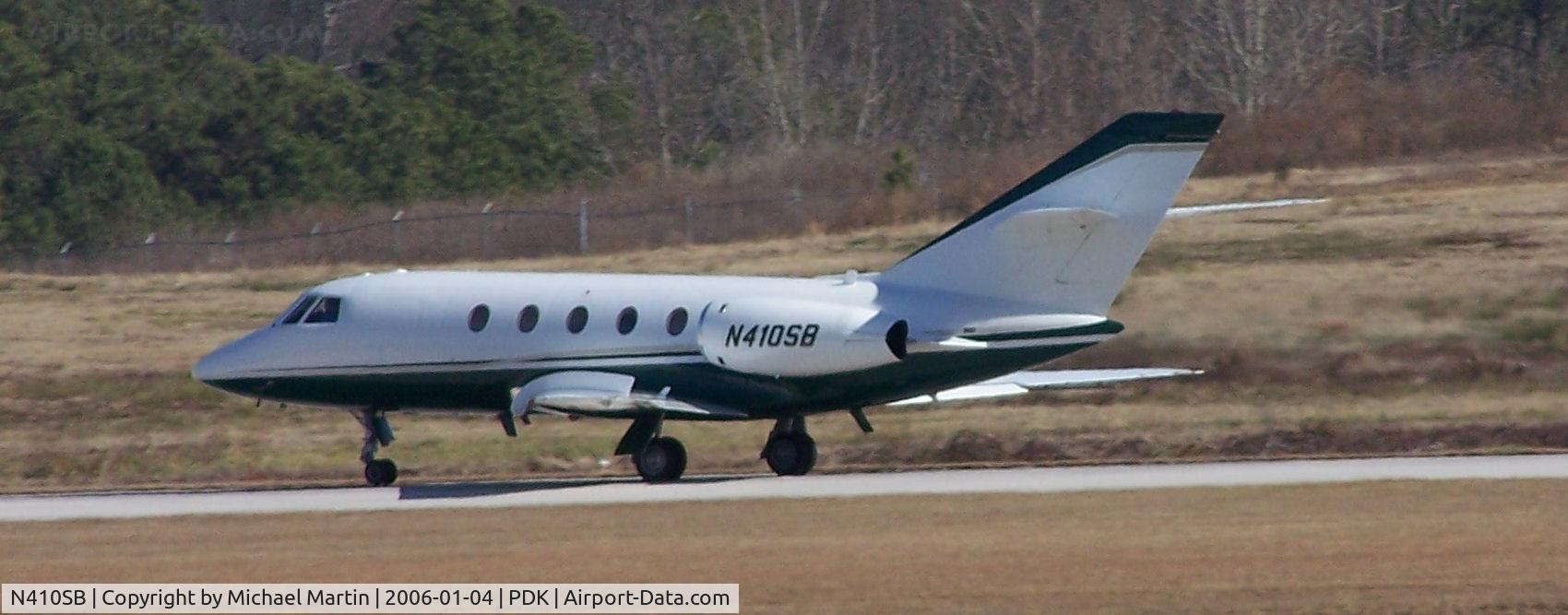 N410SB, Bell 407 C/N 54020, Takeoff from 2R