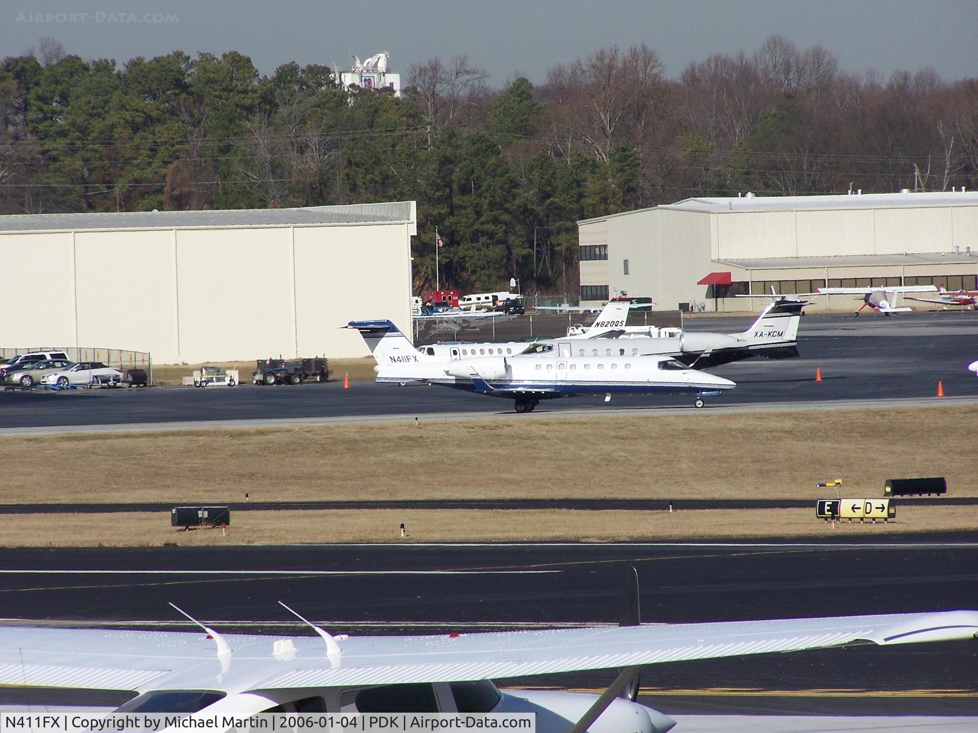 N411FX, 2000 Learjet 45 C/N 45-102, Taxing to 20L