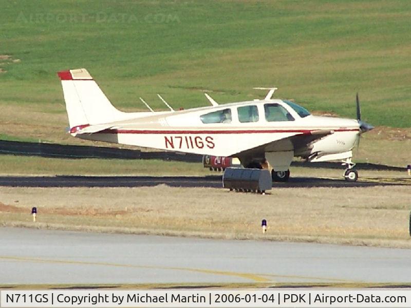 N711GS, 1971 Beech F33A Bonanza C/N CE-333, Preparing for take-off 20R