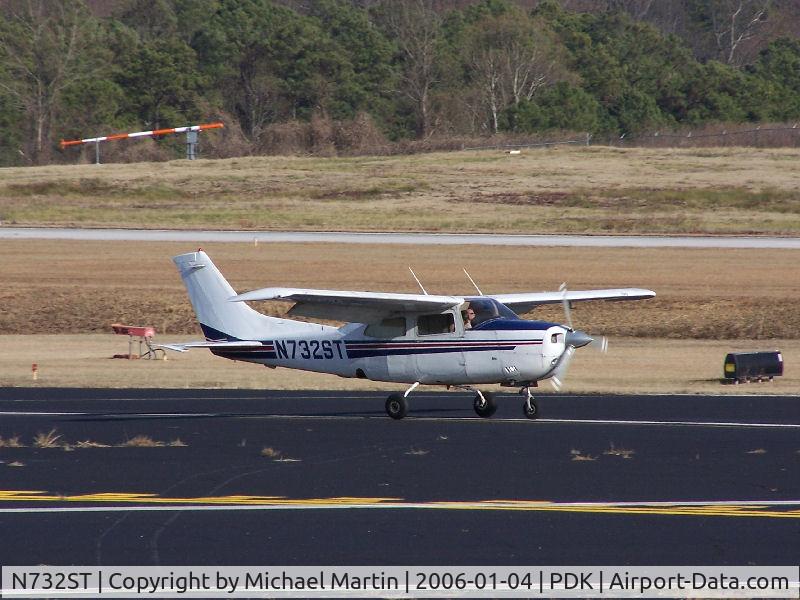 N732ST, 1977 Cessna 210M Centurion C/N 21061744, Departing PDK on 20R