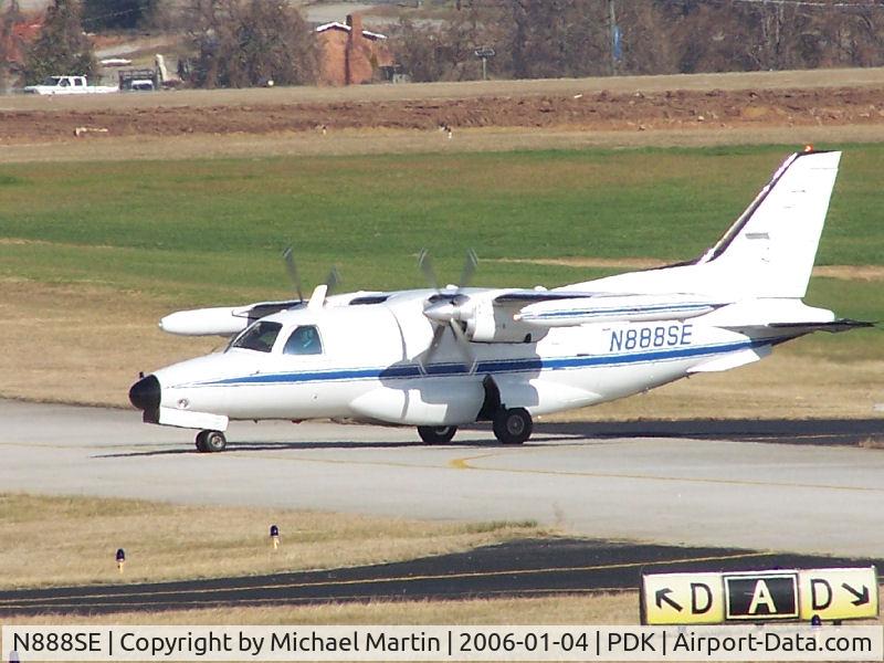 N888SE, 1982 Mitsubishi MU-2B-60 Marquise C/N 1549 S.A., Taxing back from flight