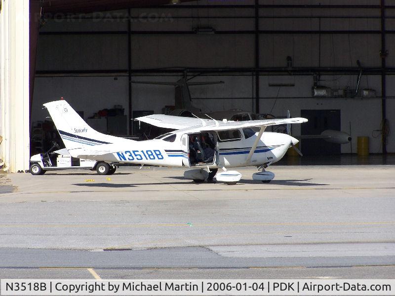 N3518B, 2001 Cessna 206H Stationair C/N 20608163, Observed at PDK