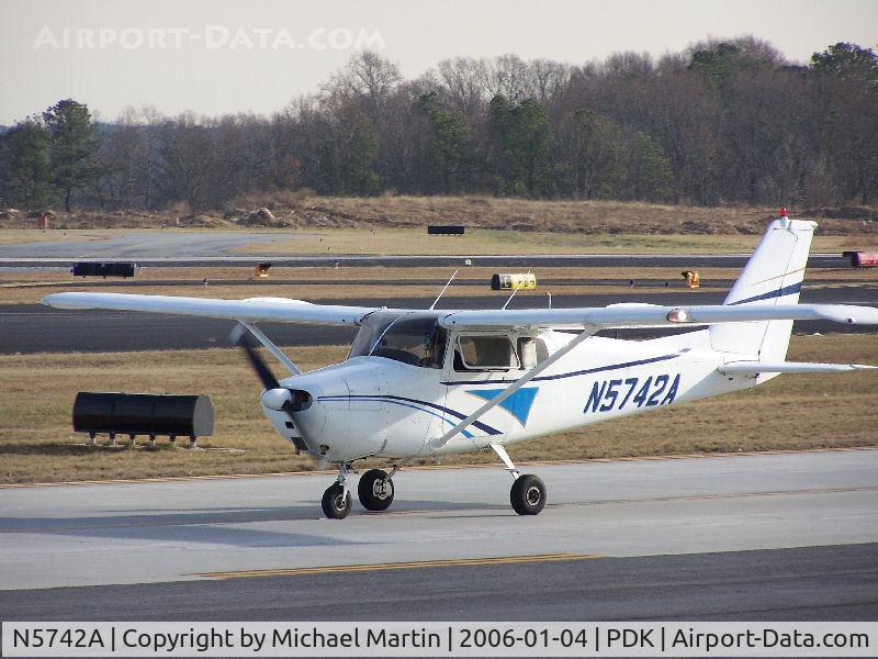 N5742A, 1956 Cessna 172 C/N 28342, Taxing back from flight
