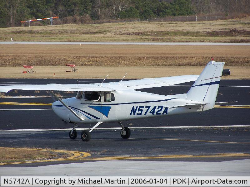 N5742A, 1956 Cessna 172 C/N 28342, Taxing back from flight