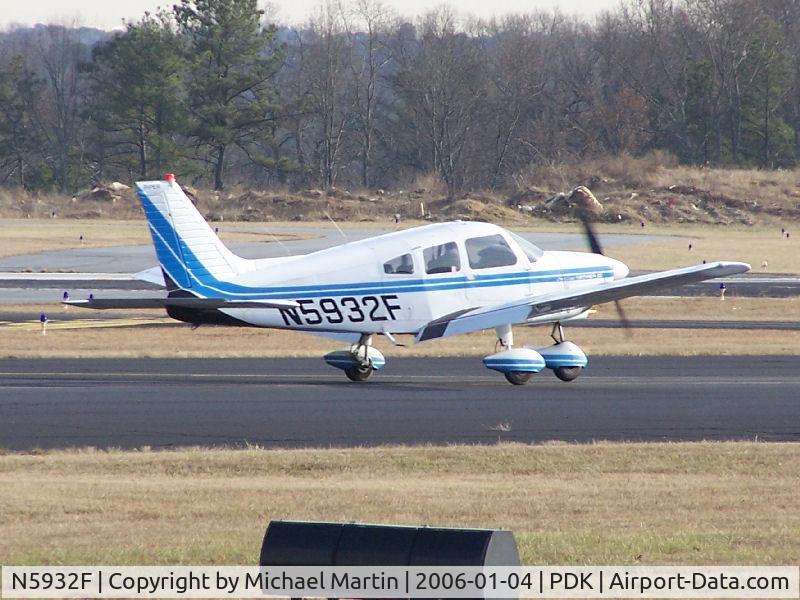 N5932F, 1976 Piper PA-28-181 C/N 28-7790144, Landing PDK on 20R
