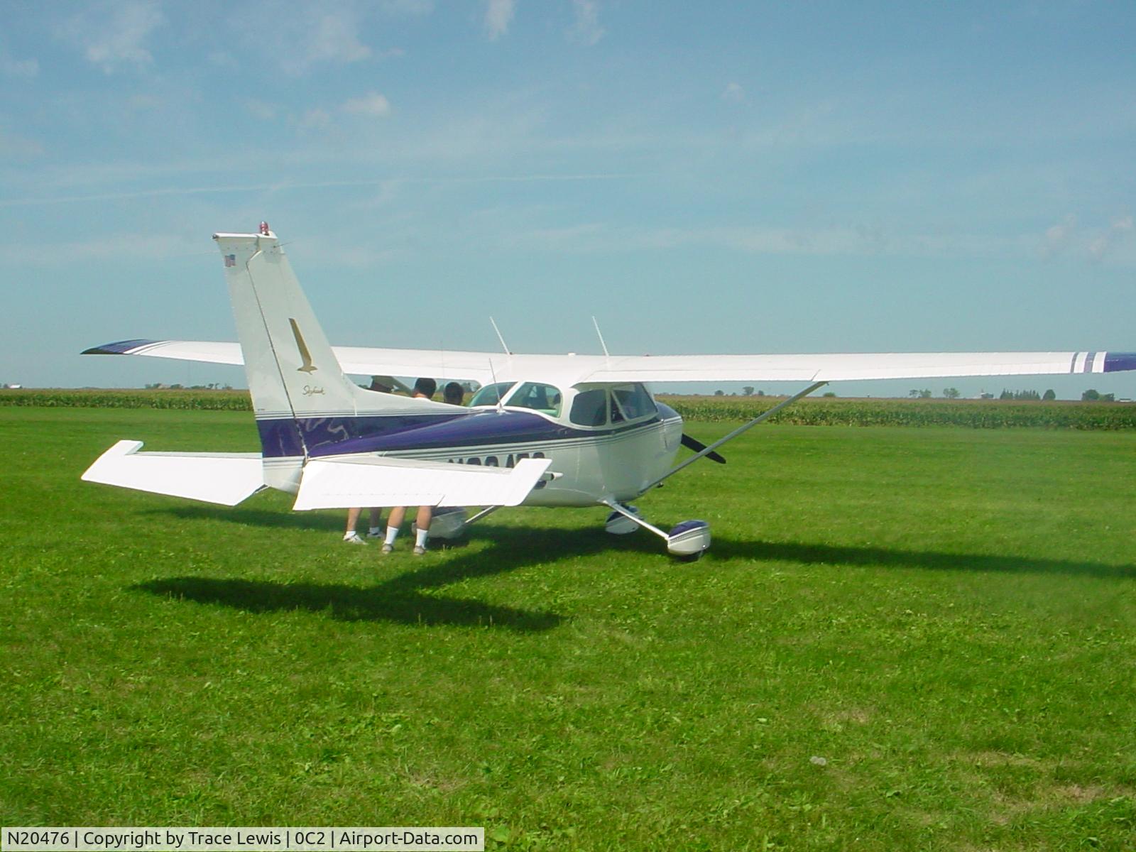 N20476, 1972 Cessna 172M C/N 17261319, In Hinckley, IL (0C2)