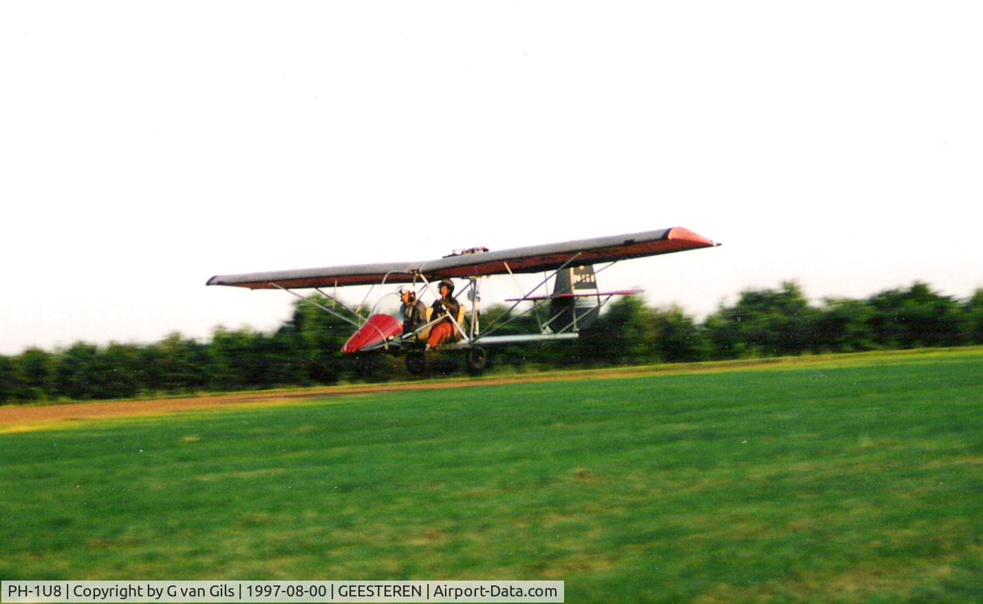 PH-1U8, Sky-Walker Sky-Walker 11 C/N 187, T & G  at the former wonderful microlight airstrip Geesteren in the Eastern part off the Netherlands.