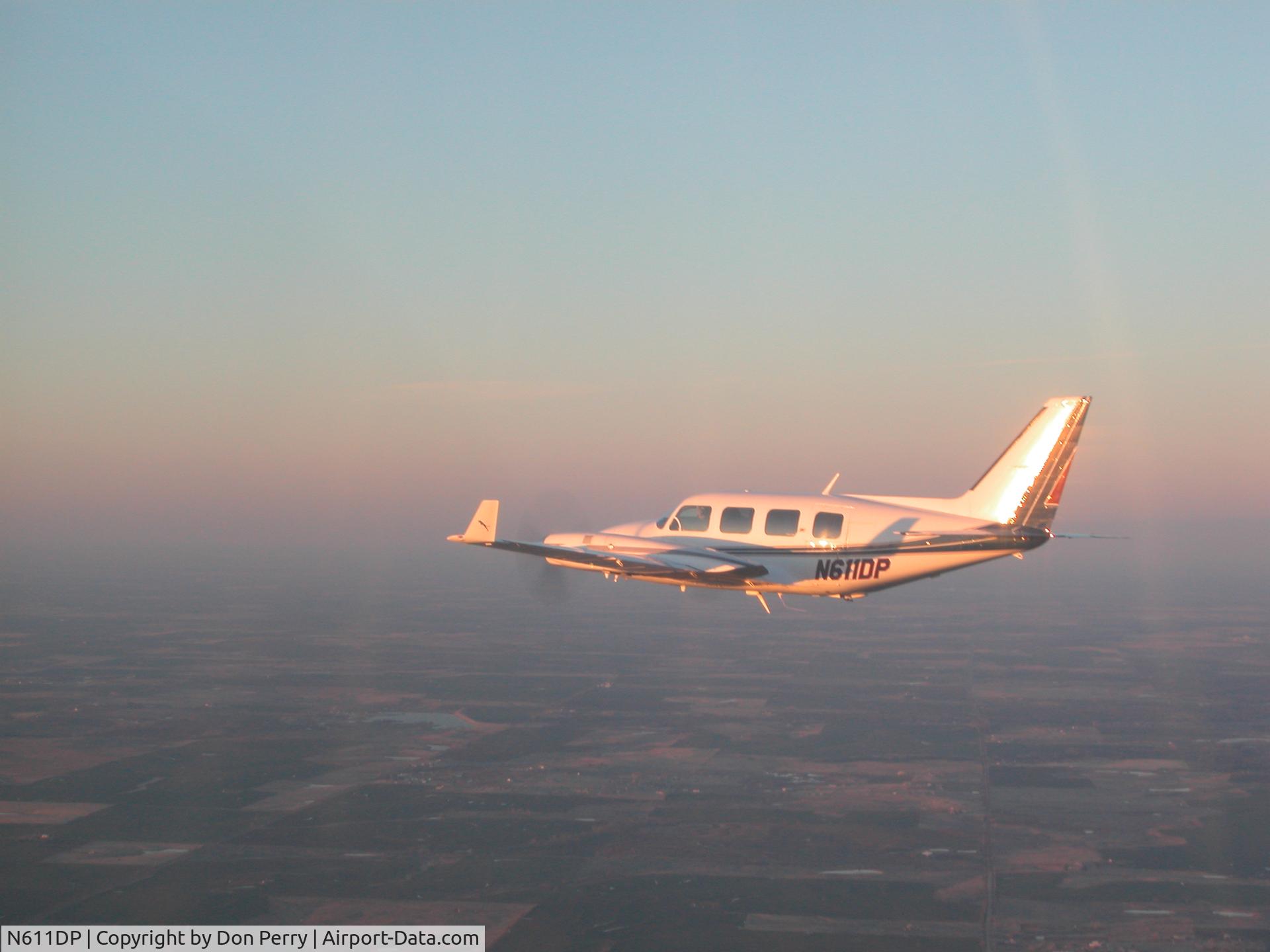 N611DP, 1977 Piper PA-31-325 Navajo C/R C/N 31-7812040, Evening Flight